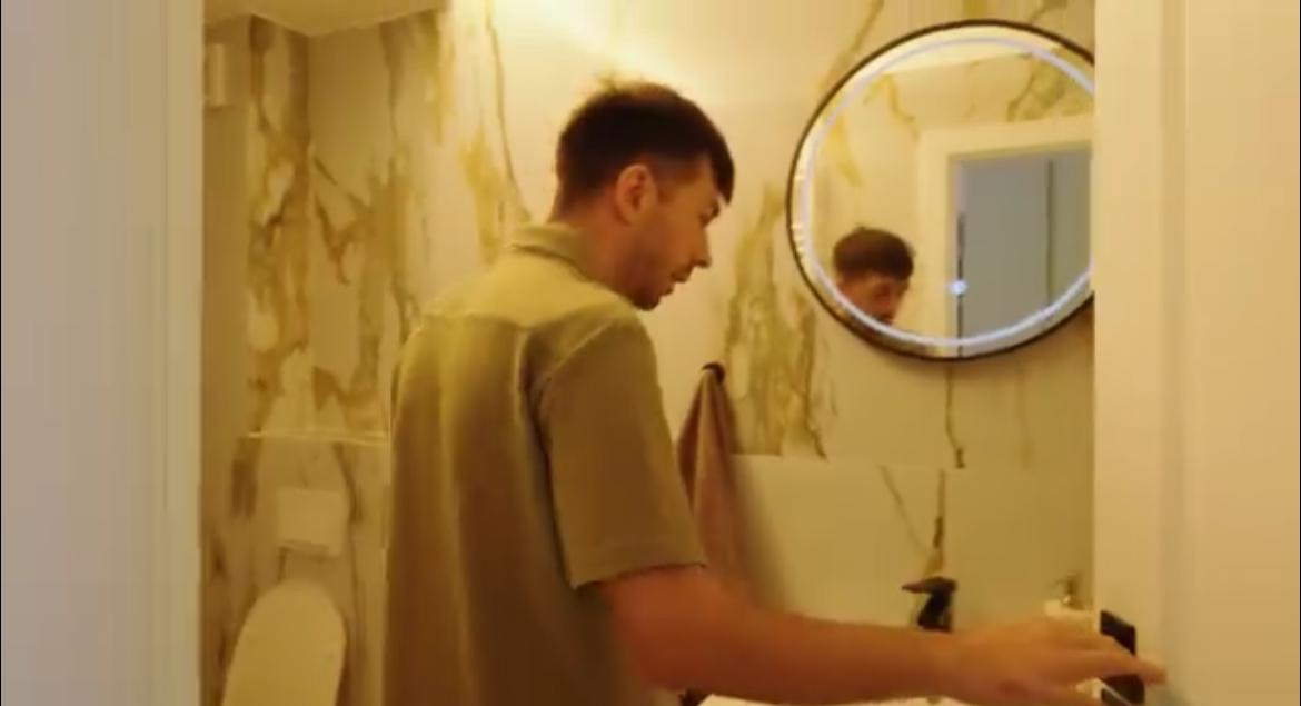 Cum arată vila cu două etaje a lui Mircea Bravo! Și-a luat casă în cel mai scump oraș din România
