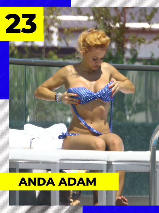 Parada bombelor sexy fără sutien. Divele din România și-au dezgolit nurii pentru bronzul perfect, sub privirile pofticioase ale bărbaților de pe plajă!