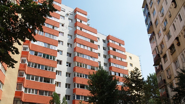 Tragedie în Capitală! O tânără a cazut de la etajul 10 dintr-un bloc din Drumul Taberei