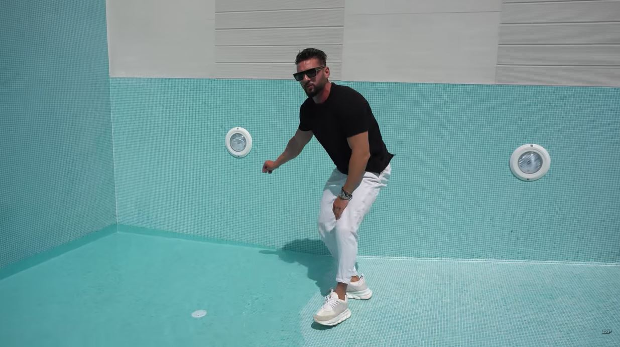 Cum arată piscina din casa de 300.000 de euro a lui Dorian Popa. A lăudat-o atât de tare, încât lumea a început să-l ia la mișto pe TikTok