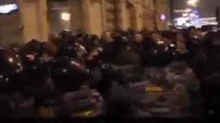 VIDEO O suta de mii de rusi protesteaza impotriva rezultatului de la alegeri!