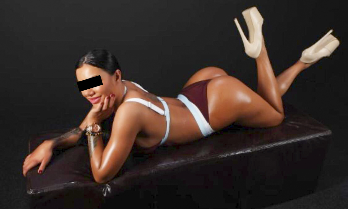 Sexy-dansatoarea maneliștilor
lucrează ca escortă în Elveția!
Nume de scenă: ”Scarlett”