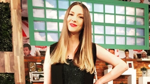 Adela Popescu, aşa cum nu ai mai vazut-o până acum! A devenit nostalgică si şi-a dezvelit...posteriorul!