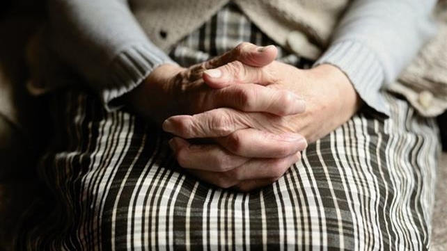 Apelul sfâșietor la 112. O bătrână din Vaslui a cerut de mâncare! Ce au făcut polițiștii