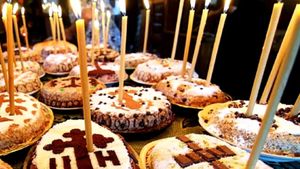 Ce să nu dai de pomană de Sâmbăta Morților. Păcatul mare pe care mulți îl fac fără să știe