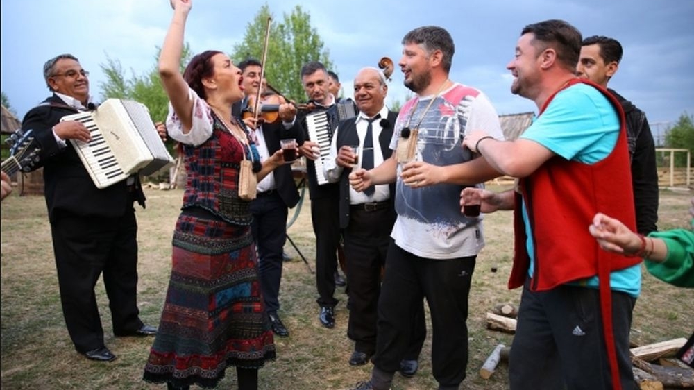 Surpriză la „Ferma Vedetelor”! Cine a fost concurenta eliminată din concurs. S-a lăsat cu lacrimi