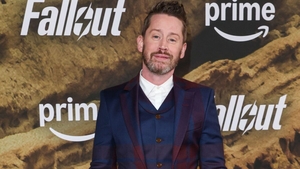 Macaulay Culkin, din nou copil de Crăciun. Actorul din „Singur acasă” a mers la Disneyland