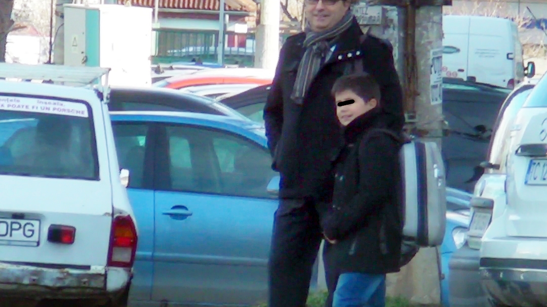 S-a aflat de ce a fost dat afară Lucian Mândruță de la Pro TV! Adrian Sârbu l-a prins că înregistra știrile, deși scria "în direct"