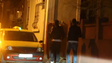 Joaca la matineu, dar presteaza in nocturna, la femei! Doi jucatori de baza ai Rapidului, prinsi in offside la BORDEL!