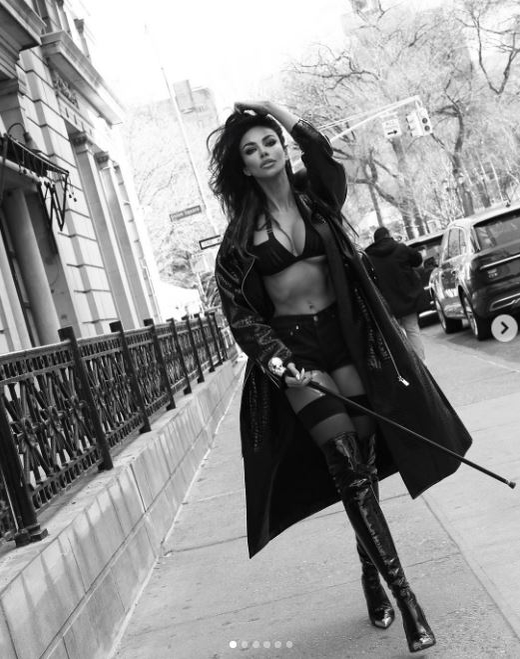 Mădălina Ghenea, apariție spectaculoasă pe străzile din New York/ sursă foto: Instagram