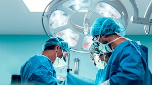 Transplant în premieră! Un bărbat a primit ambii rinichi de la un donator în moarte cerebrală