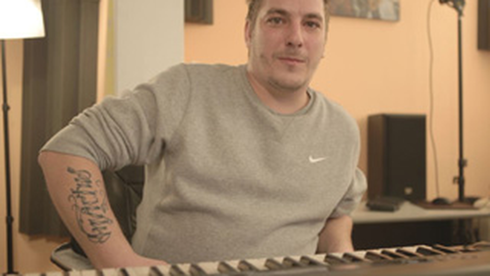 VIDEO Chris Mayer si J. Yolo au lansat varianta acustica a piesei "Back To Life"!