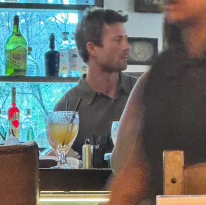 Sydney Sweeney. Glen Powell. Foto: Instagram / Deux Moi