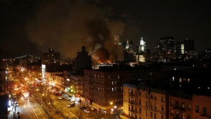 Cel putin 11 persoane au fost ranite intr-un incendiu declansat la New York