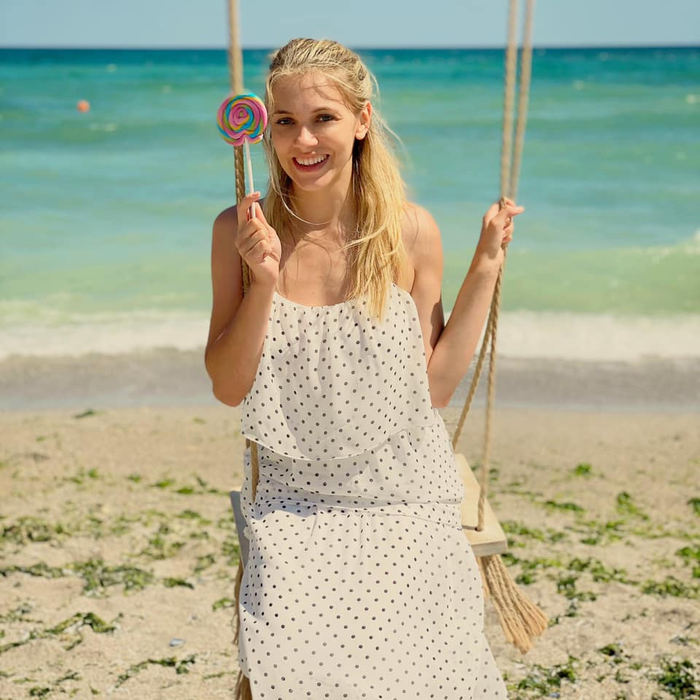Andreea Ibacka, surprinsă în poziții HOT pe placa de surf! Gestul făcut de Cabral în timp ce soția lui avea un costum de baie decoltat