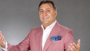 Îţi vei schimba părerea despre el! De la ce vine, de fapt, numele de Vali Vijelie? Cum îl cheamă pe manelist în buletin