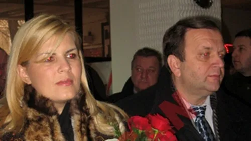 Elena Udrea, vizite-fulger in Suceava si Harghita! A primit o bundita si a inaugurat o partie