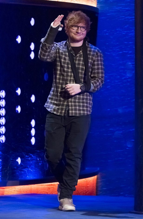 Prima apariţie a celebrului ED SHEERAN, după ce a fost implicat într-un accident rutier! A făcut mărturisiri şocante în direct: „Nu mi-am dat seama…”