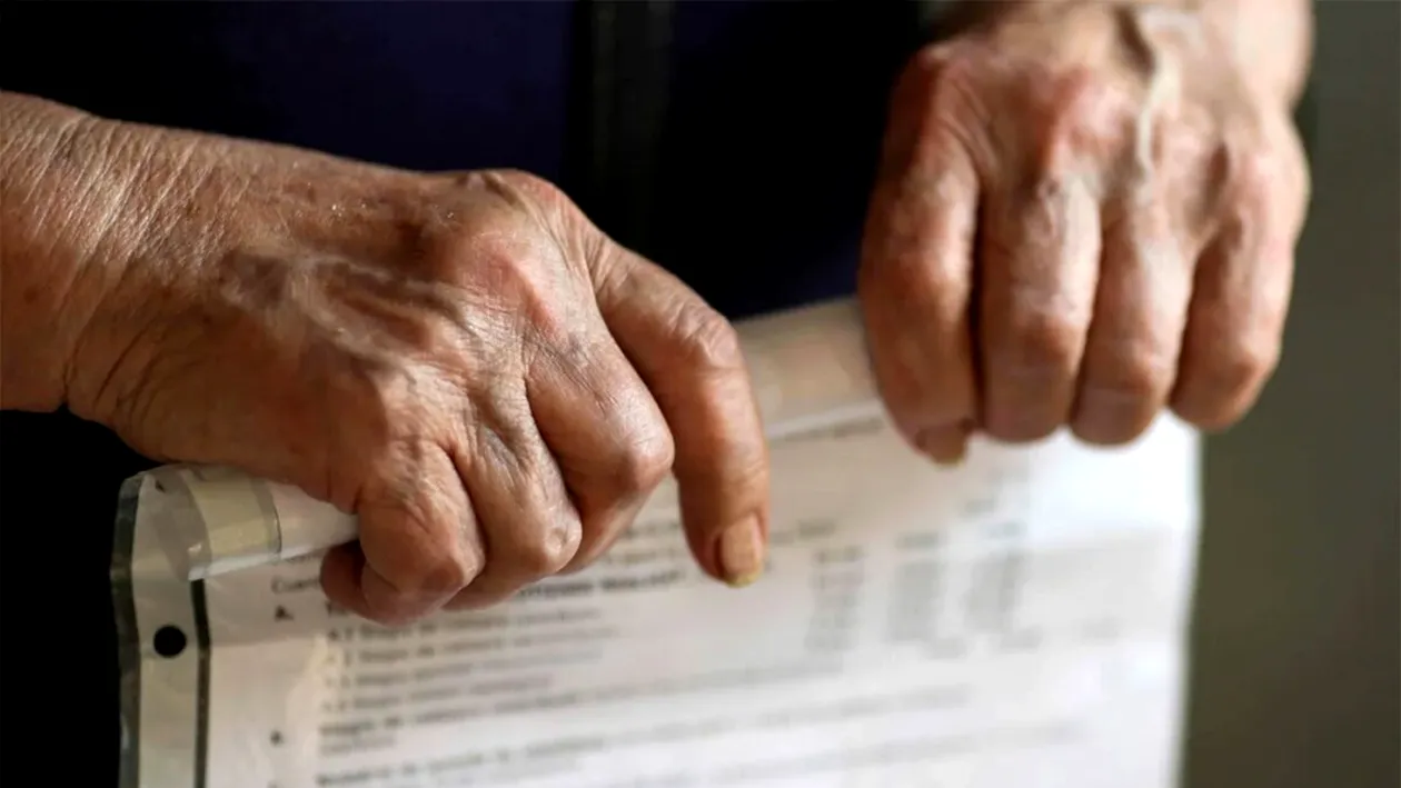 Categoria de pensionari români care vor pierde la pensie 420 lei, începând cu 1 ianuarie 2026. Cum îi afectează anularea indexării pensiilor