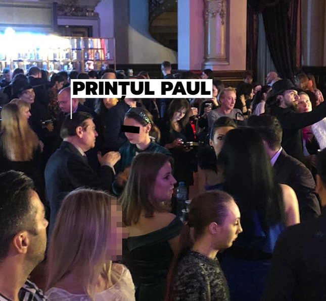 Prințul Paul, la discuții cu o tânără atrăgătoare
