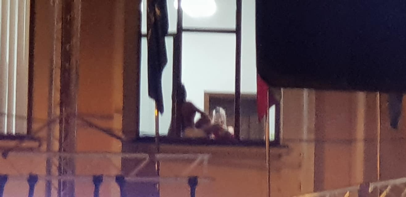Locuitorii din Bârlad au asistat la scene fierbinți grație celor două dansatoare ale Andreei Antonescu