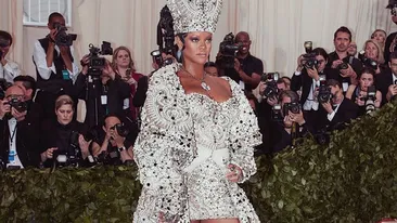 Veste tristă pentru Rihanna! Casa artistei a fost jefuită, iar hoțul și-a petrecut toată noaptea acolo