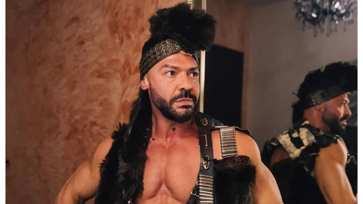 Cornel Păsat, clipe terifiante pe ringul de dans. „Am leșinat de durere și toată lumea de acolo râdea. Mă târam pe scenă”. Cel mai greu moment din cariera liderului Flamingo Boys