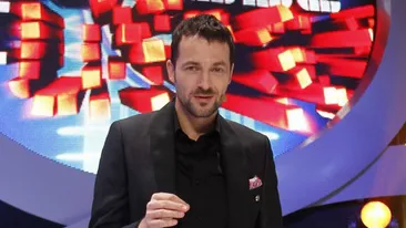 Nu credeai că o să o vezi şi pe-asta! Mişcarea #rezist a ajuns şi la Antena 1! Cine a avut curajul să se afişeze aşa