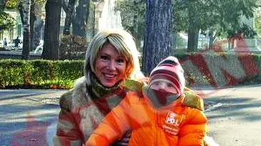 Raluca Turcan, cu pampers si biberon la Camera Deputatilor