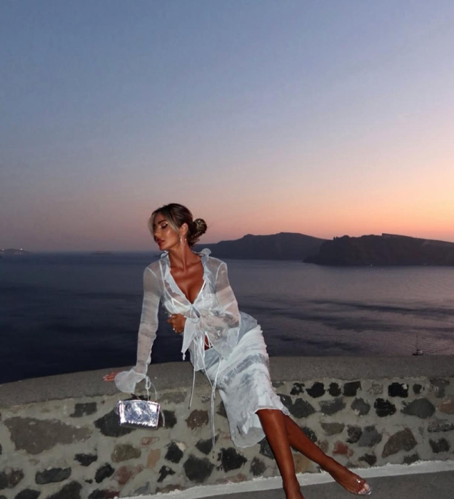 Diana Munteanu a dat România pe Santorini. Imagini spectaculoase din escapada în Grecia