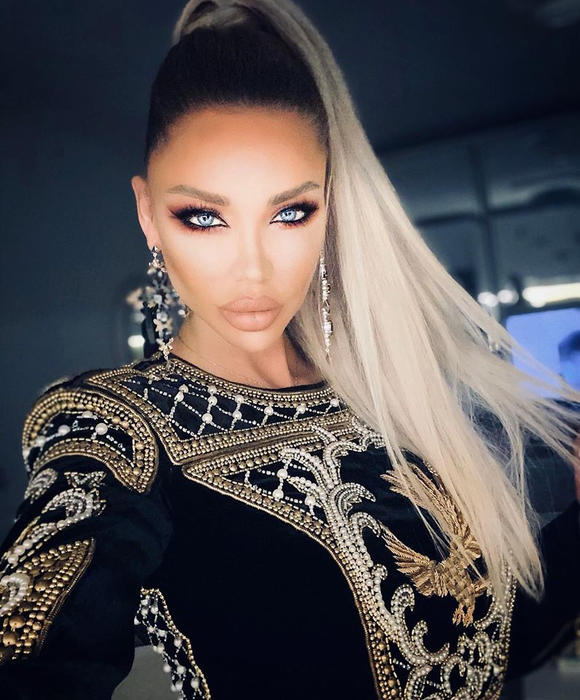 Bianca Drăgușanu, pe un site de escorte din Olanda. Câți euro cere pe oră