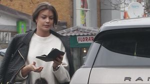 De 3 ani, fostul stelist o ”fentează” pe simpatica ştiristă de la DIGI! Nu i-a dat inelul, dar i-a lăsat cardul şi maşina pe mână!