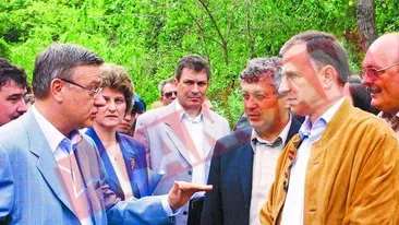 Geoana, in loja cu Ahmetov si Abramovici!