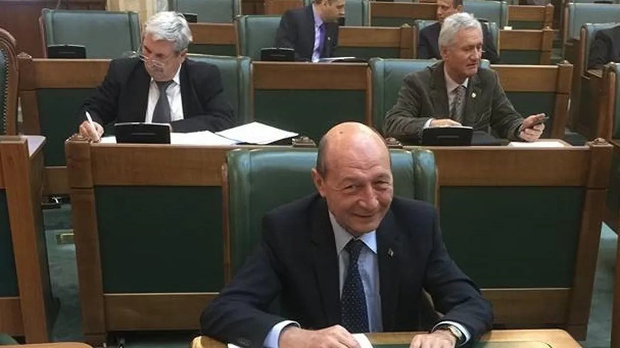 Prima reacţie a lui Traian Băsescu, după ce preşedintele Klaus Iohannis a respins numirea lui Sevil Shhaideh în funcţia de premier