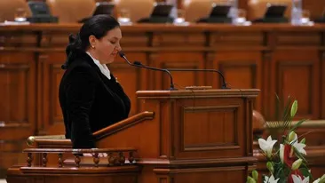 Averea fabuloasa a unei deputate de Hunedoara! Are tablouri si bijuterii de un sfert de milion de euro, iar asta e doar inceputul…