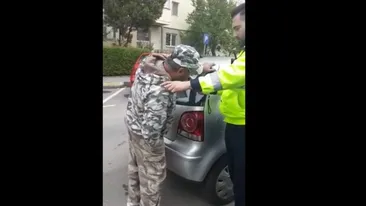 VIDEO VIRAL. Un polițist din Ilfov, beat, a ”reușit” să distrugă trei mașini
