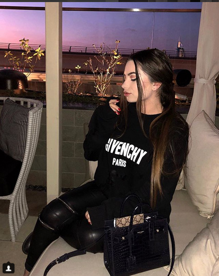 Jessica Rus poartă doar haine ale unor branduri celebre