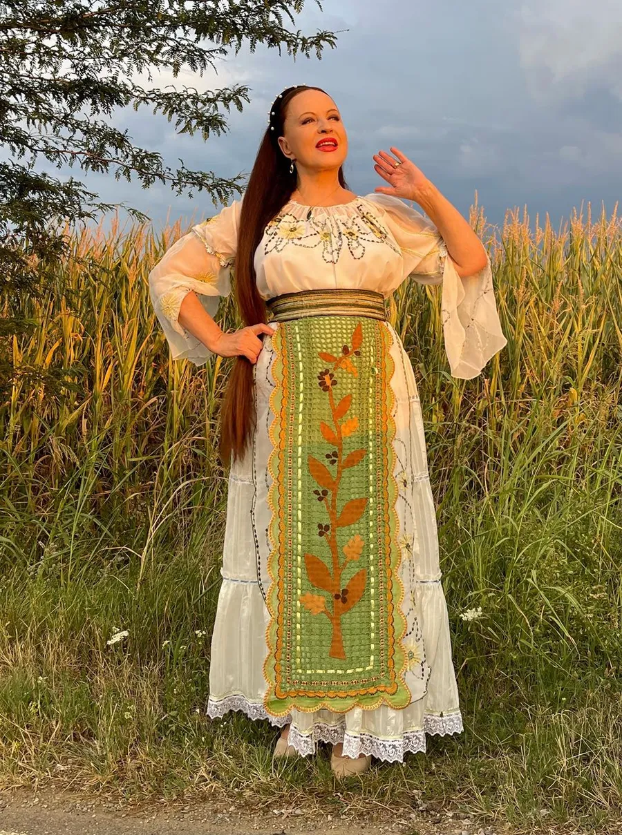 Maria Dragomiroiu este foarte mândră de părul ei (Foto: Facebook)