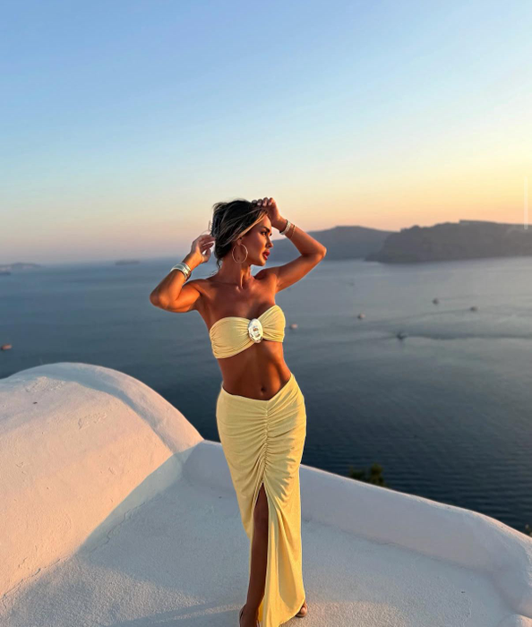 Diana Munteanu a dat România pe Santorini. Imagini spectaculoase din escapada în Grecia