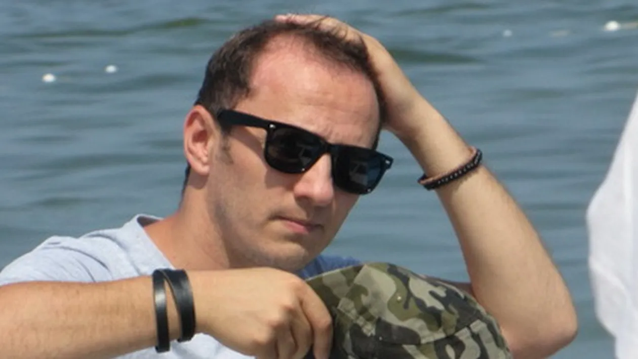 Parul lui Traistariu, in pericol pe litoral! Se tine de cap, sa nu il sufle briza