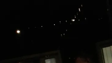 Tolea Ciumac a sechestrat o blonda la toaleta unui club! Ea se opunea, el mai tare in brate o strangea!