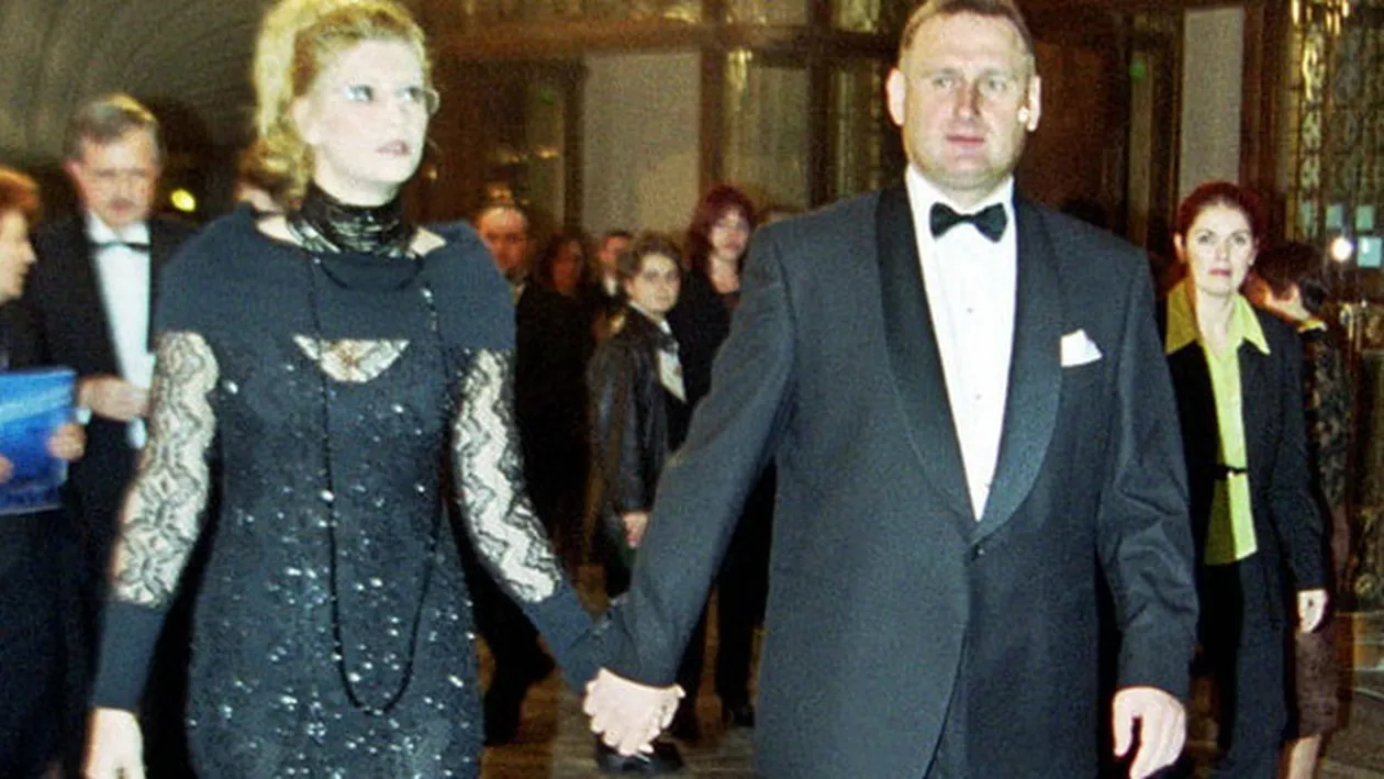 Fosta iubita a lui Viorel Catarama, asa cum n-ati mai vazut-o niciodata! Si-a scos baiatul la plaja!