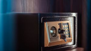 Furt de un milion de euro! Un seif plin cu bani a fost furat din Mediaș