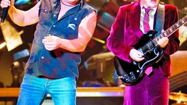 Monteaza tribunele pentru concertul AC/DC