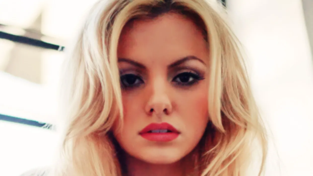 Alexandra Stan, schimbare radicala de look! Artista s-a tuns scurt si s-a vopsit bruneta! Fanii nu au mai recunoscut-o