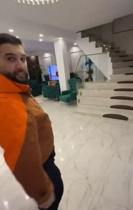 Cum arată palatul lui Tzancă Uraganu’ de la Ploiești. Are 2 etaje și 600 de metri pătrați!