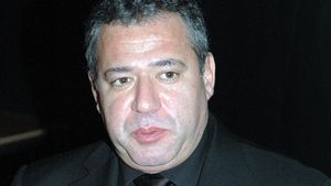 Mesajul postat de Banica Jr. in urma cu putin timp: "Dumnezeu sa-i odihneasca in pace"