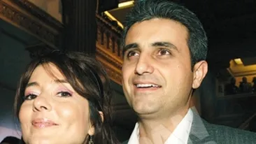 Turcescu, susţinut la Eurovision de iubită din faţa televizorului: La ora la care a fost concursul fiul nostru trebuie să doarm