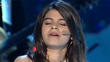 In fata ei ingenuncheaza toti! Juratilor li s-a facut pielea gaina cand au auzit-o cantand!
