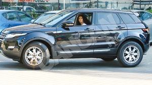 Mihaela Radulescu trece la lucruri mici, usoare si eficiente! Diva din Monaco a devenit imaginea Range Rover Evoque